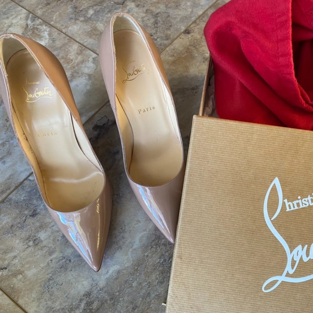 Christian Louboutin So Kate Size 9